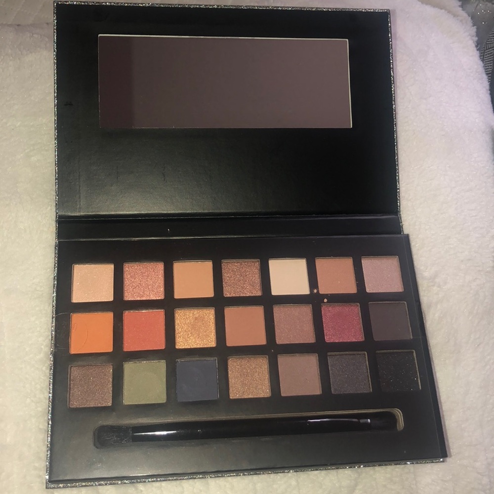 Eyeshadow pallets